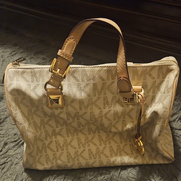 Michael Kors Cream and Gold Cosmetic Bag - Picture 1 of 5